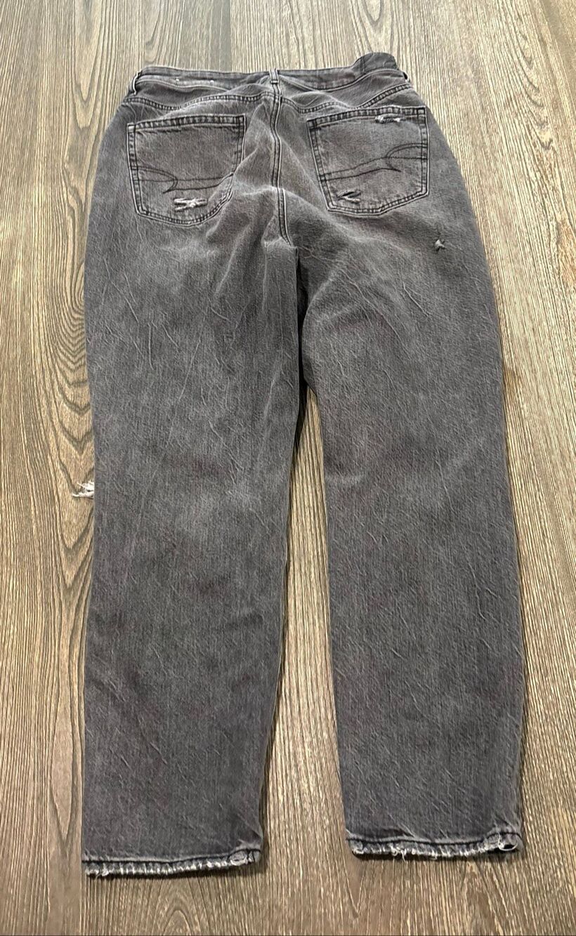 American Eagle Womens Highest Rise Mom Jeans Distressed Denim Dark Grey Size 12 - Picture 8 of 12